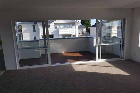 Photo of property in 4a Binsted Road, New Lynn, Auckland, 0600