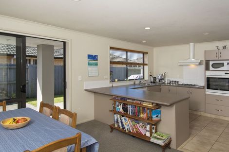 Photo of property in 10 Beachmere Place, Papamoa Beach, Papamoa, 3118