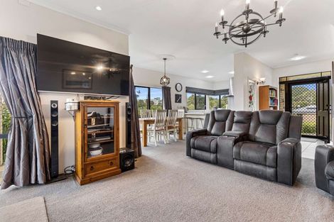 Photo of property in 99 Osprey Drive, Welcome Bay, Tauranga, 3112