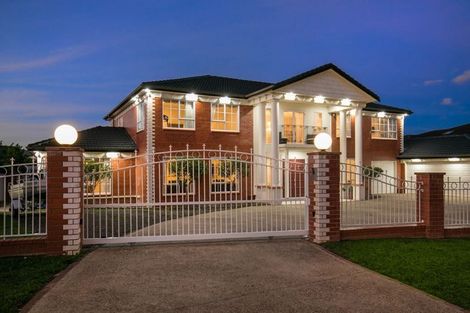 Photo of property in 18 Mansion Court, West Harbour, Auckland, 0618