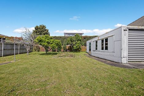 Photo of property in 22a Shakespeare Road, Milford, Auckland, 0620