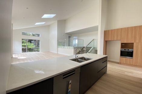 Photo of property in 22 Lorikeet Place, Unsworth Heights, Auckland, 0632