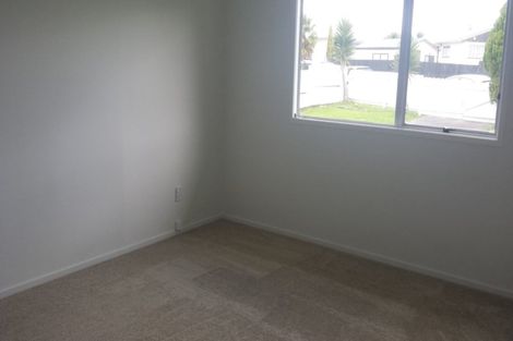 Photo of property in 11 Balwyn Place, Clendon Park, Auckland, 2103