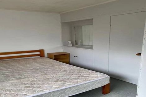 Photo of property in 37 Sunset Road, Totara Vale, Auckland, 0632