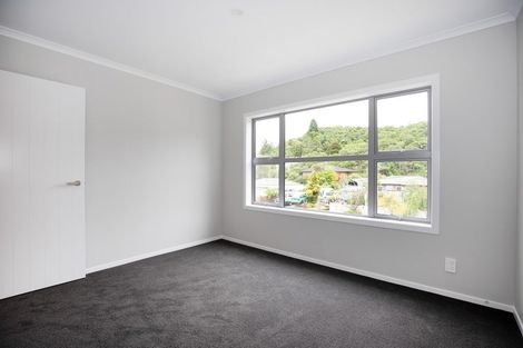 Photo of property in 4a Horoeka Street, Stokes Valley, Lower Hutt, 5019