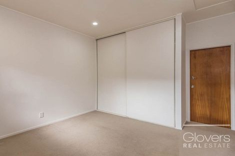 Photo of property in 2/4214a Great North Road, Glendene, Auckland, 0602