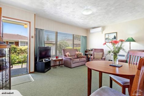 Photo of property in 2/22 Inverness Road, Browns Bay, Auckland, 0630