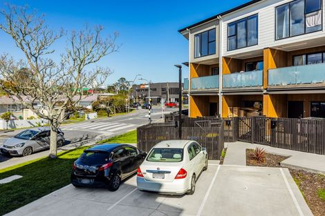 Photo of property in 4/25 Griffen Park Road, Mount Roskill, Auckland, 1041