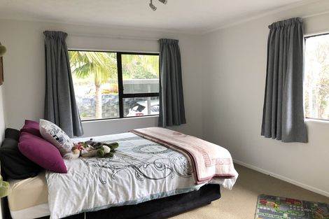 Photo of property in 947 East Coast Road, Torbay, Auckland, 0630