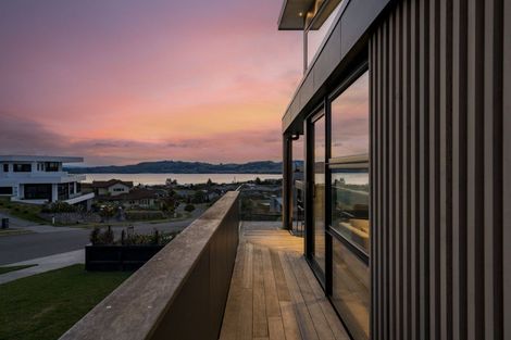 Photo of property in 33 Botanical Heights Drive, Waipahihi, Taupo, 3330