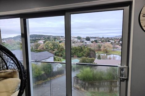 Photo of property in 22 Brownlee Place, Pukekohe, 2120