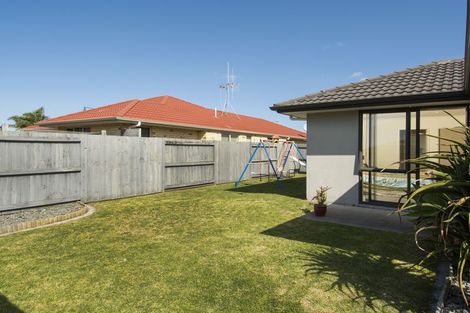 Photo of property in 10 Beachmere Place, Papamoa Beach, Papamoa, 3118