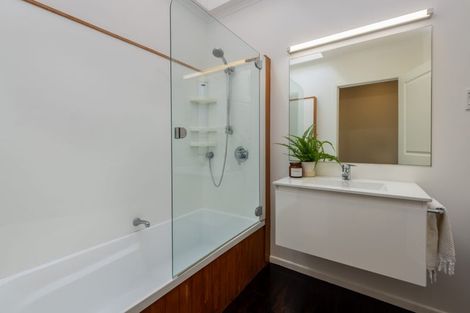 Photo of property in 2/93 Kowhai Road, Mairangi Bay, Auckland, 0630