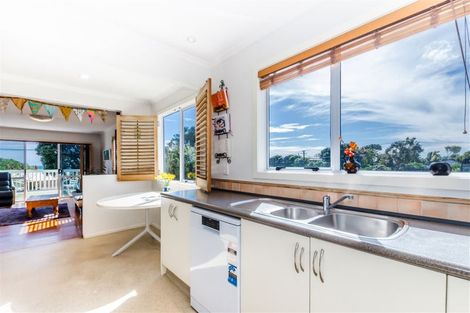 Photo of property in 28 Aperahama Street, Paekakariki, 5034
