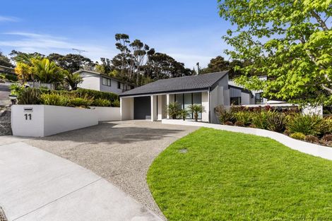 Photo of property in 11 Eugen Place, Bayview, Auckland, 0629