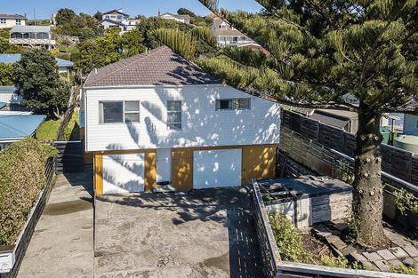 Photo of property in 13 Lambley Road, Titahi Bay, Porirua, 5022