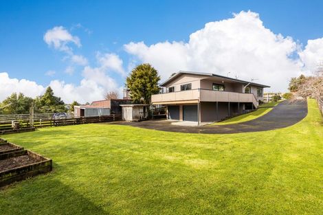 Photo of property in 7 Warren Place, Frankleigh Park, New Plymouth, 4310