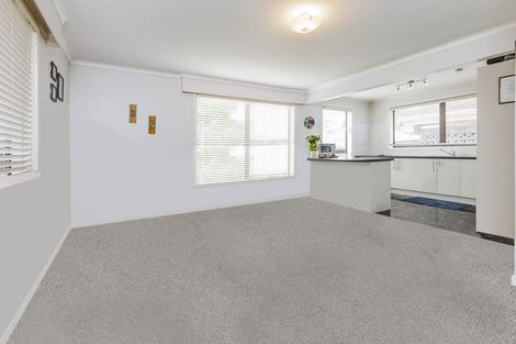 Photo of property in 2/5 Norfolk Place, Papatoetoe, Auckland, 2025