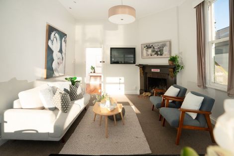 Photo of property in 8 Shannon Street, Mount Victoria, Wellington, 6011