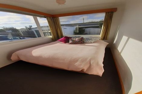 Photo of property in 2/23 Prestons Road, Redwood, Christchurch, 8051