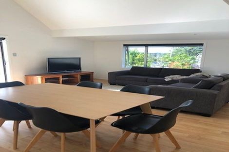 Photo of property in 1/35 Moore Street, Hillcrest, Auckland, 0627