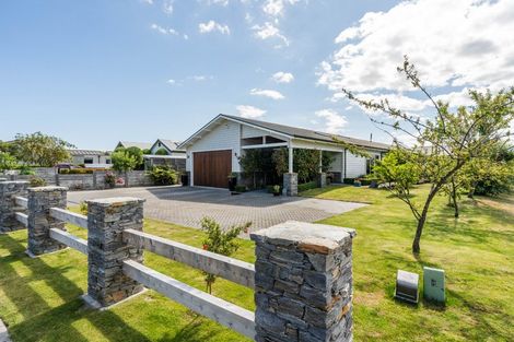 Photo of property in 32 Kuiwai Drive, Rainbow Point, Taupo, 3330