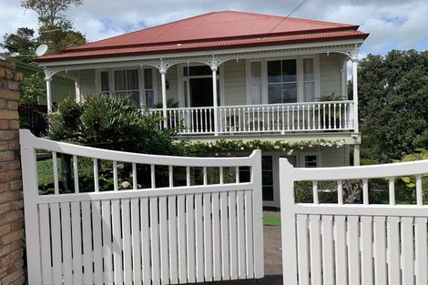 Photo of property in 14 Sackville Street, Fitzroy, New Plymouth, 4312