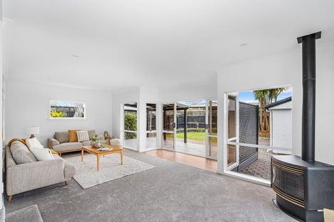 Photo of property in 33 Glenrowan Avenue, Avondale, Christchurch, 8061