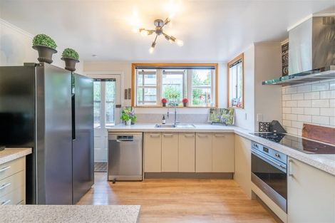 Photo of property in 26 Tuatoru Street, Eastbourne, Lower Hutt, 5013