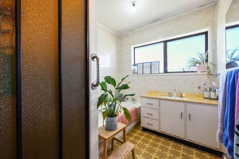 Photo of property in 8 Sandalwood Drive, Dinsdale, Hamilton, 3204