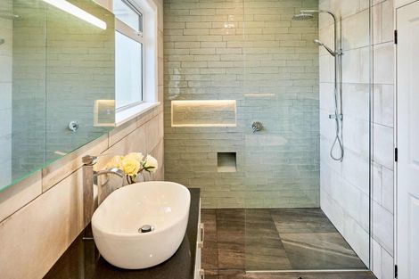 Photo of property in 14 Mana Esplanade, Paremata, Porirua, 5026