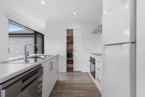 Photo of property in 24 Furlong Road, Papamoa, 3118