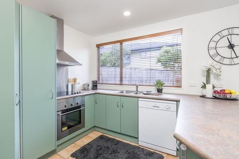 Photo of property in 18b Holiday Road, Stanmore Bay, Whangaparaoa, 0932