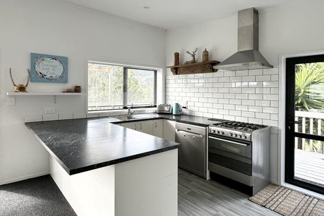 Photo of property in 24 Noakes Hill Road, Puhoi, Silverdale, 0994