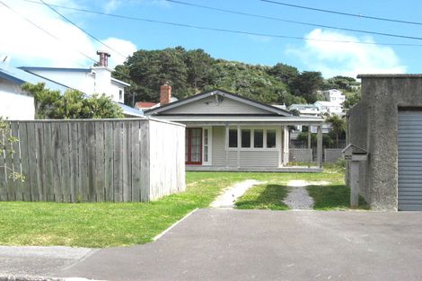 Photo of property in 48 Burnham Street, Seatoun, Wellington, 6022