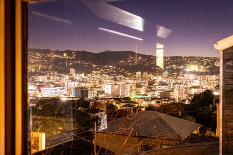 Photo of property in 16 Stafford Street, Mount Victoria, Wellington, 6011