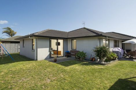 Photo of property in 10 Beachmere Place, Papamoa Beach, Papamoa, 3118