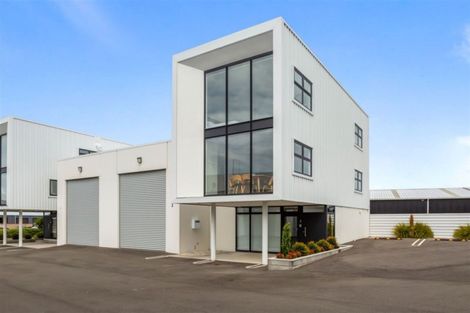 Photo of property in 2/86 Hurlstone Drive, Waiwhakaiho, New Plymouth, 4312