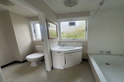 Photo of property in Churchill Flats, 213 The Terrace, Wellington Central, Wellington, 6011