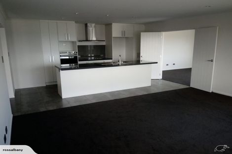 Photo of property in 5 Ruth Craig Place, Stanmore Bay, Whangaparaoa, 0932