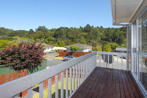 Photo of property in 2/117 Lynn Road, Bayview, Auckland, 0629