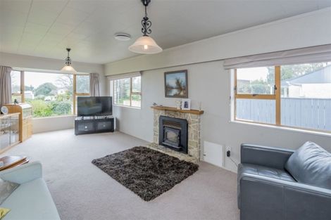 Photo of property in 10 Dee Street, Levin, 5510