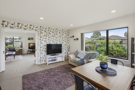 Photo of property in 20 Gandalf Crescent, Paraparaumu, 5032