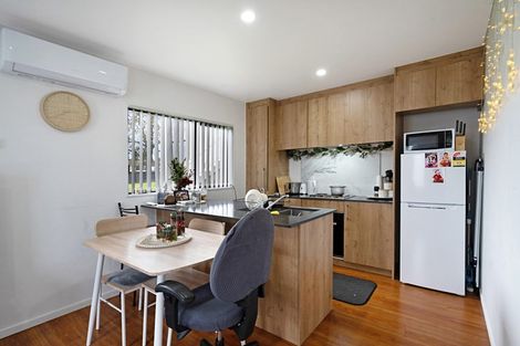 Photo of property in 4a Karepo Crescent, Ranui, Auckland, 0612