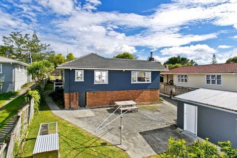 Photo of property in 13 Bruce Road, Glenfield, Auckland, 0629