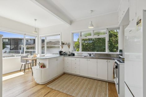 Photo of property in 1/199 Newlands Road, Newlands, Wellington, 6037