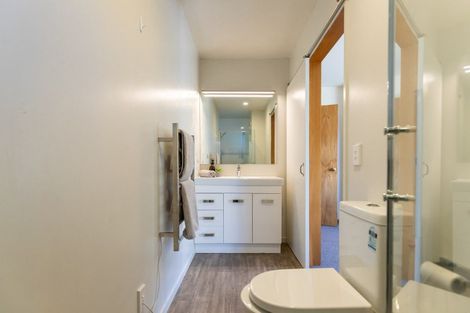 Photo of property in 117a Wynyard Crescent, Fernhill, Queenstown, 9300