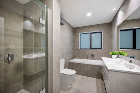 Photo of property in 32 Paparahi Place, Wainui, Silverdale, 0992