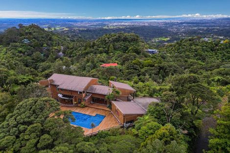 Photo of property in 922 West Coast Road, Waiatarua, Auckland, 0604