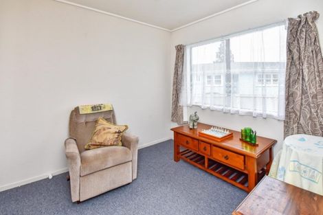 Photo of property in 2/6 Hunua Road, Papakura, 2110